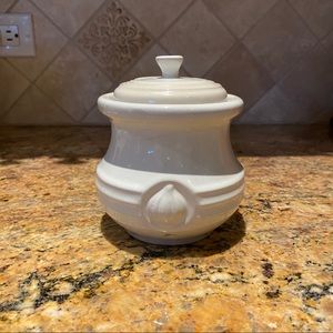 Le Creuset Stonewear Garlic Keeper